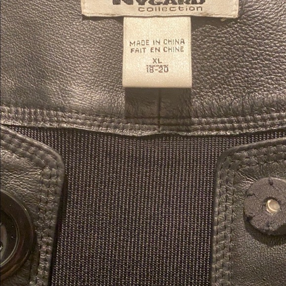 Black or brown jacket with 3/4 length sleeves. - Picture 2 of 10